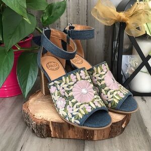 Dolce by Mojo Moxy Embroidered Denim Sandals